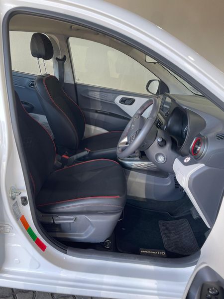 2024-Hyundai-Grand-i10-12-Fluid-Sedan-Auto_4