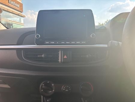 2026-Kia-Picanto-10-LS_19