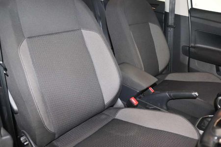 2024-Volkswagen-Polo-10-TSI-Life_9