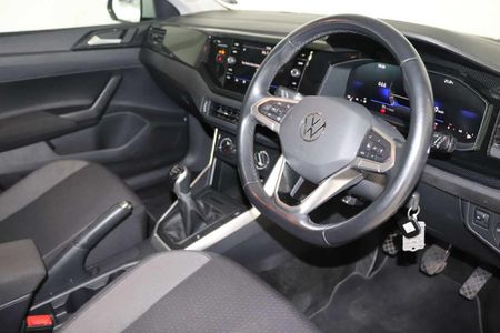2024-Volkswagen-Polo-10-TSI-Life_6