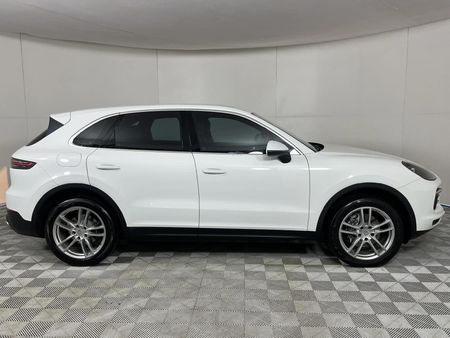 2018-Porsche-Cayenne-Auto_19