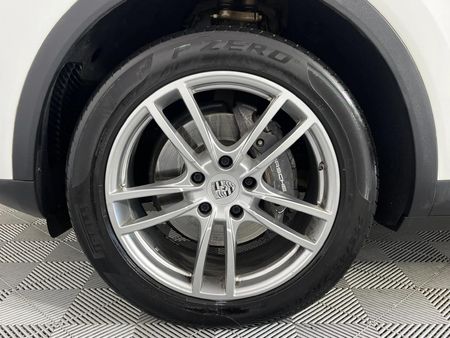 2018-Porsche-Cayenne-Auto_4