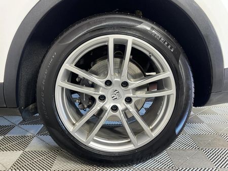 2018-Porsche-Cayenne-Auto_7
