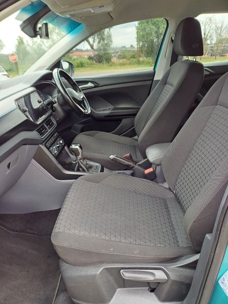 2021-Volkswagen-T-Cross-10-TSI-RLINE-AUTO_13
