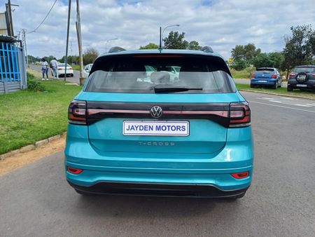 2021-Volkswagen-T-Cross-10-TSI-RLINE-AUTO_3