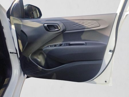 2026-Hyundai-Grand-i10-12-Motion-Auto_14