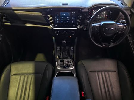 2025-Isuzu-Mu-x-30D-LS-4x4-Auto_10