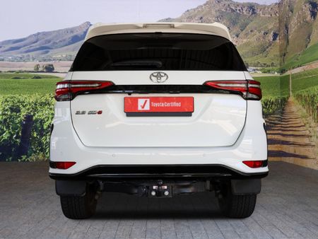 2025-Toyota-Fortuner-28-GD-6-RB-Auto_7