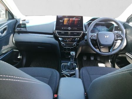 2026-Mahindra-XUV-3XO-12T-AX5_17