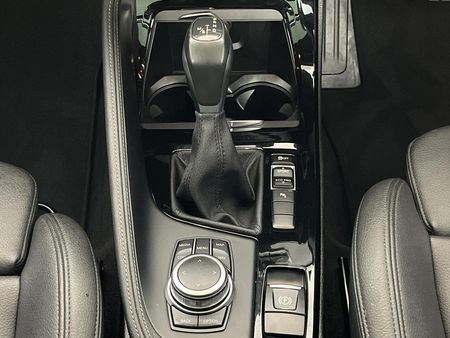 2022-BMW-X1-sDrive18d-M-Sport_10