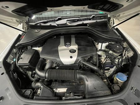 2013-Mercedes-Benz-ML-250-Bluetec_9