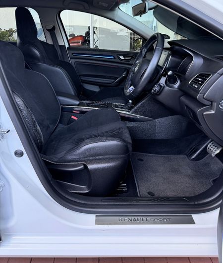 2018-Renault-Megane-IV-16T-GT-Auto-5-dr_11
