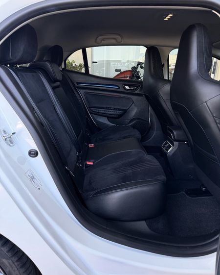 2018-Renault-Megane-IV-16T-GT-Auto-5-dr_13