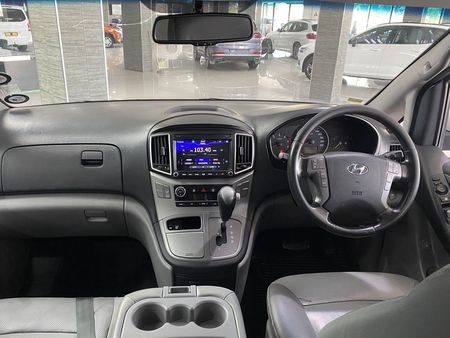 2021-Hyundai-H-1-25-CRDi-Elite-Auto-12-seat_8