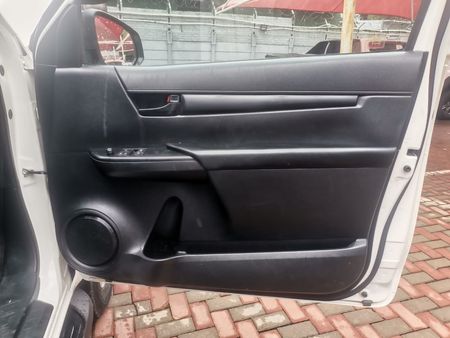 2016-Toyota-Hilux-24-GD-6-4x4-Single-Cab-Diesel-Manual_11