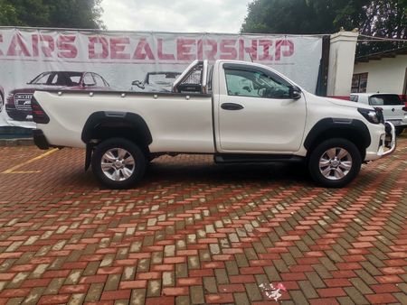 2016-Toyota-Hilux-24-GD-6-4x4-Single-Cab-Diesel-Manual_5