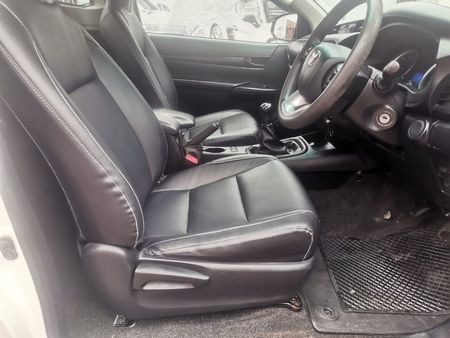 2016-Toyota-Hilux-24-GD-6-4x4-Single-Cab-Diesel-Manual_8