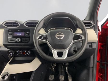 2024-Nissan-Magnite-10-Visia_11