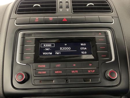 2021-Volkswagen-Polo-Vivo-16-Comfortline-Auto-5-dr_14