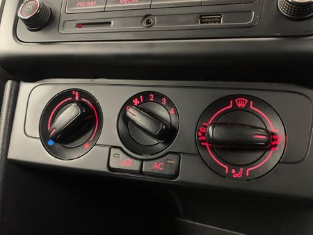 2021-Volkswagen-Polo-Vivo-16-Comfortline-Auto-5-dr_17