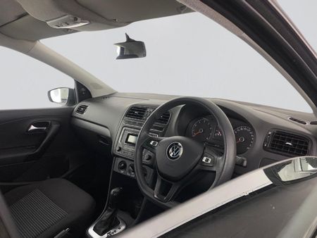 2021-Volkswagen-Polo-Vivo-16-Comfortline-Auto-5-dr_8
