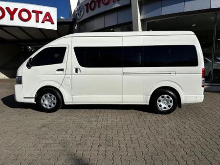 2026-Toyota-Quantum-25-D-4D-14-seat_4