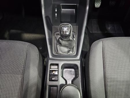 2025-Volkswagen-Caddy-Maxi-20-TDI_10