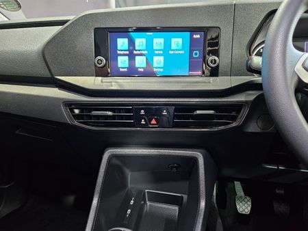 2025-Volkswagen-Caddy-Maxi-20-TDI_11