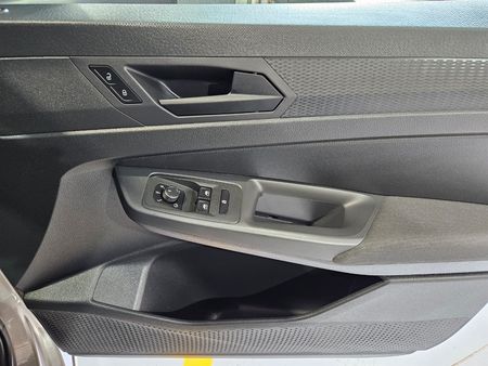 2025-Volkswagen-Caddy-Maxi-20-TDI_12