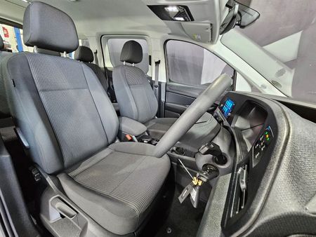 2025-Volkswagen-Caddy-Maxi-20-TDI_13