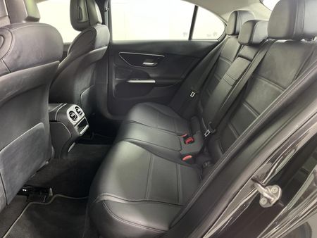 2022-Mercedes-Benz-C-Class-C-220d-Auto_3