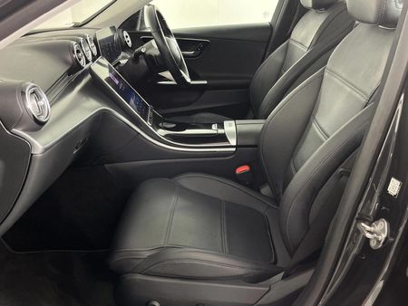 2022-Mercedes-Benz-C-Class-C-220d-Auto_5