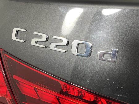 2022-Mercedes-Benz-C-Class-C-220d-Auto_8