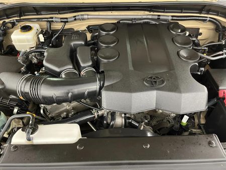 2017-Toyota-FJ-Cruiser-40-V6_10