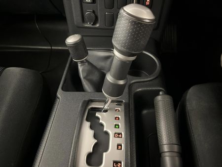 2017-Toyota-FJ-Cruiser-40-V6_8
