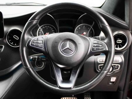 2021-Mercedes-Benz-V-Class-V-300d-Exclusive_12
