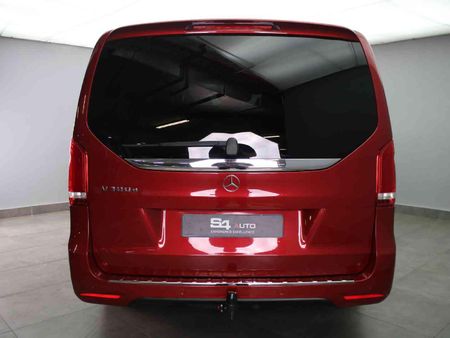 2021-Mercedes-Benz-V-Class-V-300d-Exclusive_5