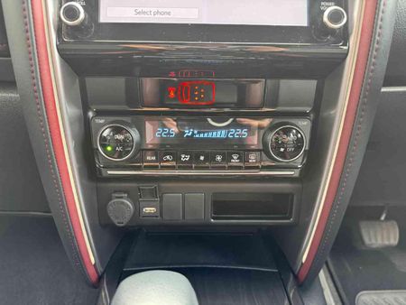 2025-Toyota-Fortuner-28-GD-6-RB-Auto_10