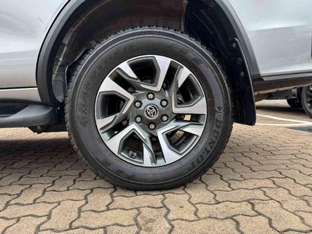 2025-Toyota-Fortuner-28-GD-6-RB-Auto_22