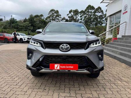 2025-Toyota-Fortuner-28-GD-6-RB-Auto_2