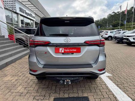 2025-Toyota-Fortuner-28-GD-6-RB-Auto_5