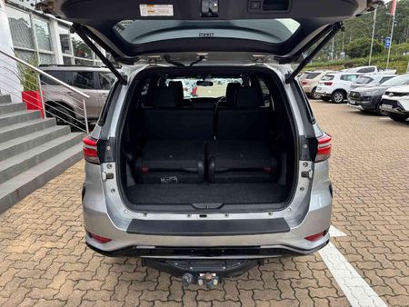 2025-Toyota-Fortuner-28-GD-6-RB-Auto_6