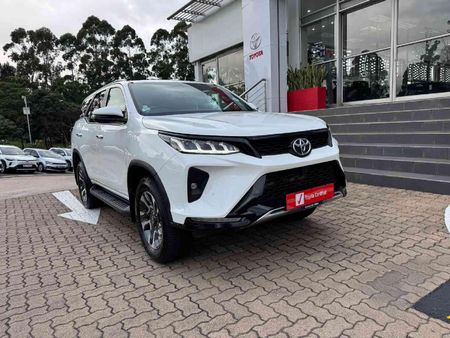 2025-Toyota-Fortuner-28-GD-6-RB-Auto_0