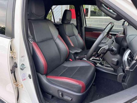 2025-Toyota-Fortuner-28-GD-6-RB-Auto_21