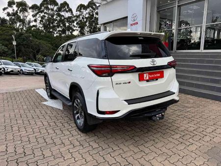 2025-Toyota-Fortuner-28-GD-6-RB-Auto_22