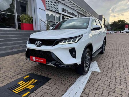 2025-Toyota-Fortuner-28-GD-6-RB-Auto_25