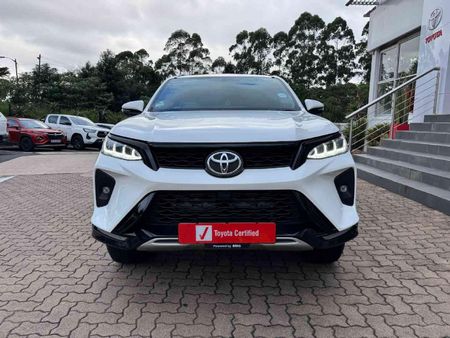 2025-Toyota-Fortuner-28-GD-6-RB-Auto_2