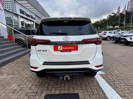 2025-Toyota-Fortuner-28-GD-6-RB-Auto_5