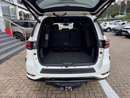 2025-Toyota-Fortuner-28-GD-6-RB-Auto_6