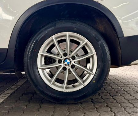 2012-BMW-X3-xDrive20d-Auto_9